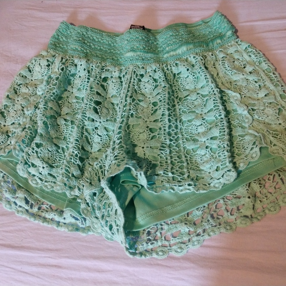 Boutique lace shorts